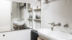 Garden Apartment in Chelsea image 10