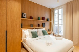 Parisian Window image 9
