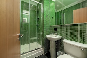 East London Perch image 15