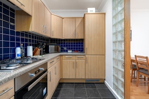 East London Perch image 12