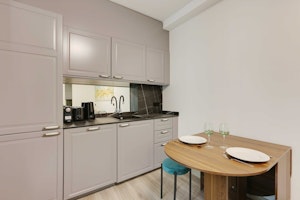 Ivy & Bastille image 13