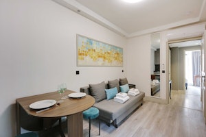 Ivy & Bastille image 9