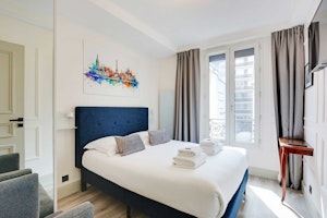 Ivy & Bastille image 7