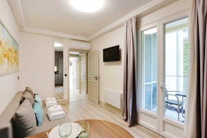 Ivy & Bastille image 4