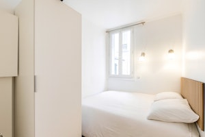 Parisian Fringe image 4