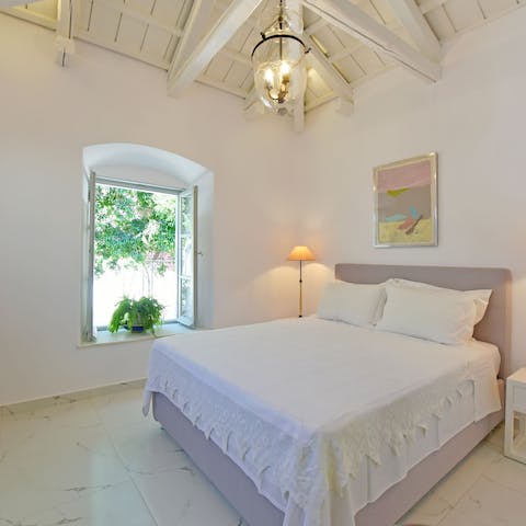 Feel a wonderful sense of relaxation from the bedroom