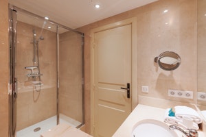 Glam Reflections image 9