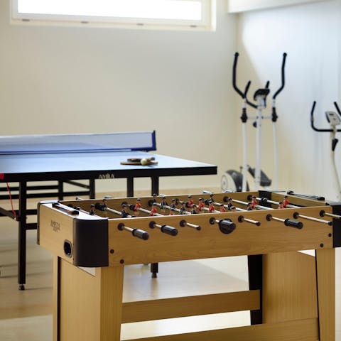 Choose between fitness and leisure in the home gym and games room