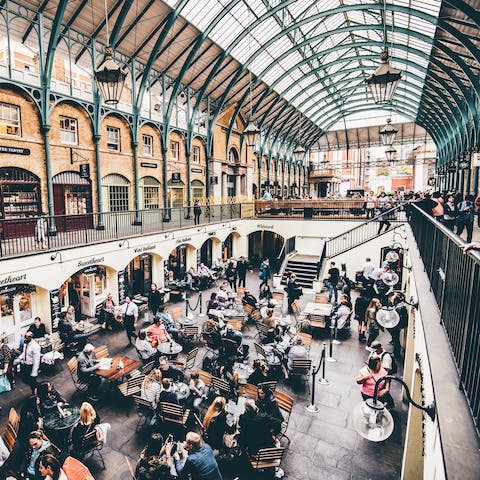 Take a five-minute stroll to Covent Garden for an array of restaurants and shops