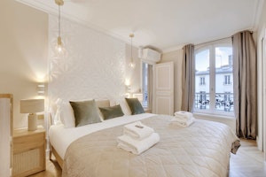 Montmartre Mornings image 3