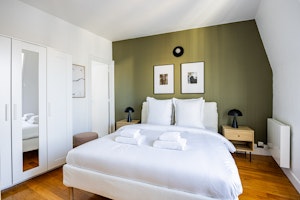 Mornings in Montparnasse image 9