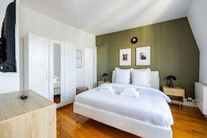 Mornings in Montparnasse image 3