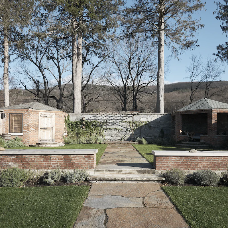 Explore the surroundings with long walks and quiet afternoons in the garden