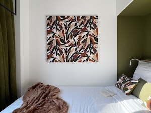 The Cocoon of Paris image 7