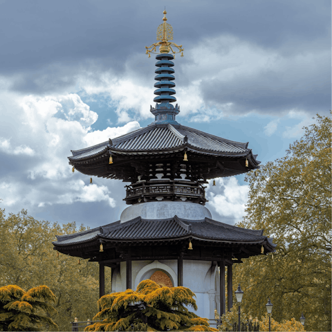 Stroll across Battersea Bridge for a picnic in Battersea Park