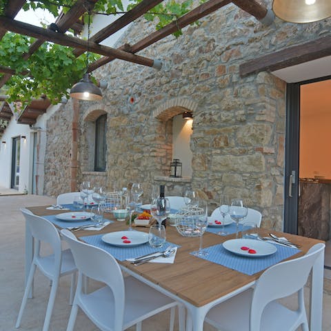 Tuck into a traditional Sicilian feast under the stars