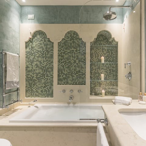 Unwind in the bathtub after a day of sight-seeing in Venice