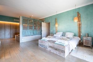 The French Retreat image 15