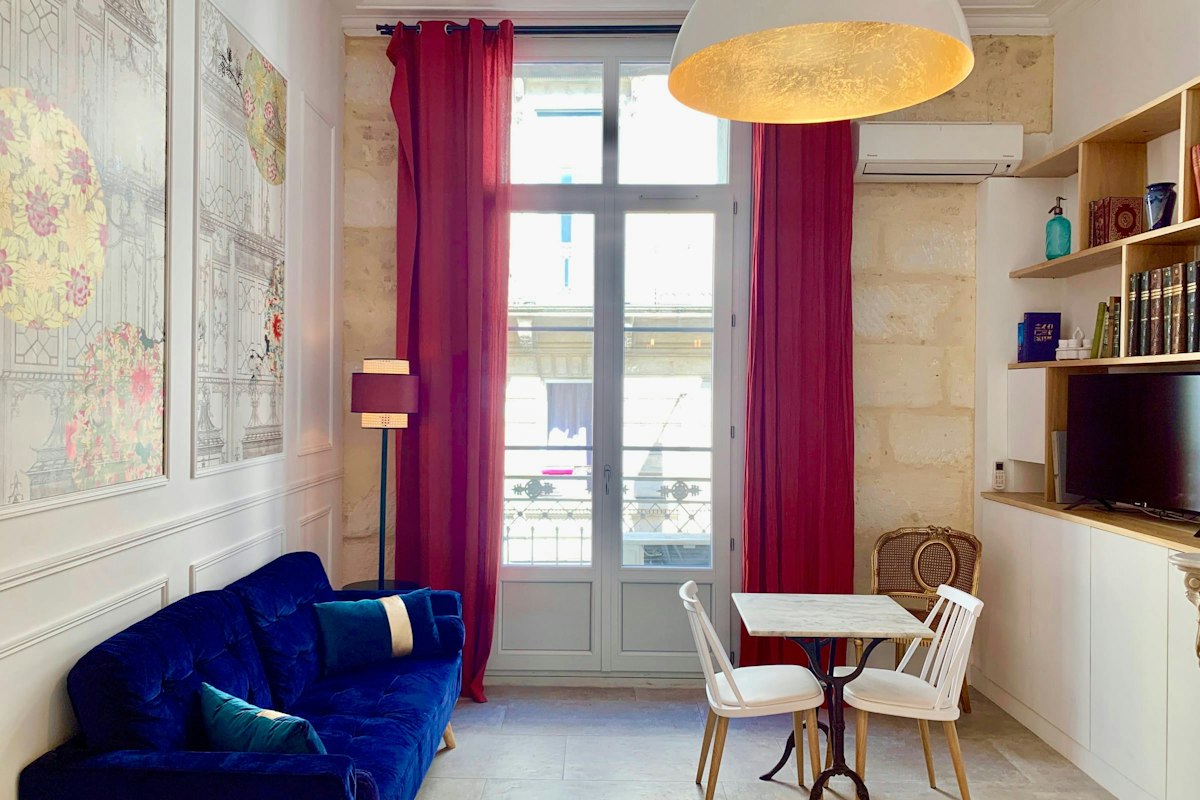 Écusson & Stone, Occitania