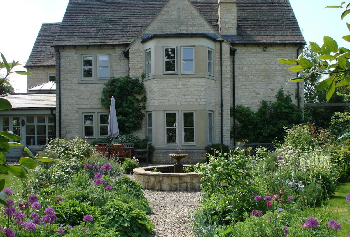 Cotswold Court, South East