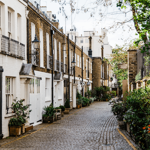 Explore cobbled lanes of nearby Chelsea's exclusive neighbourhoods