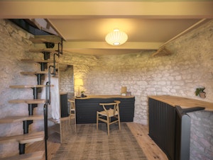Picturesque Views image 13