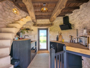 Picturesque Views image 10