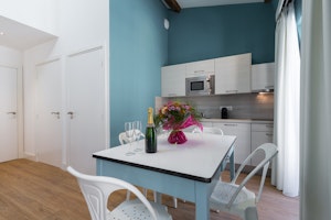 Bleu Marine image 7