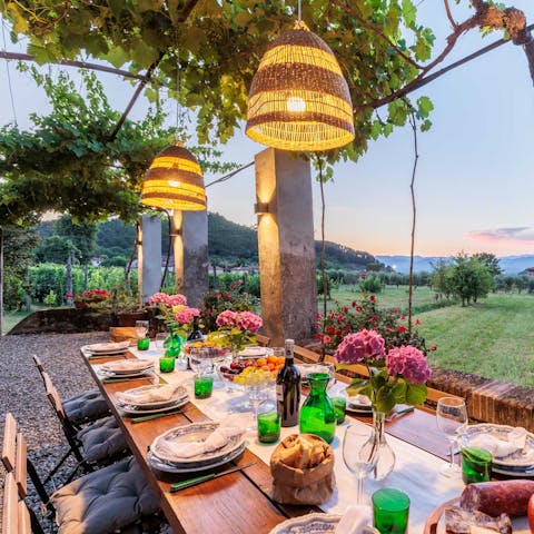 Soak up uninterrupted views of the Tuscan countryside as you dine alfresco