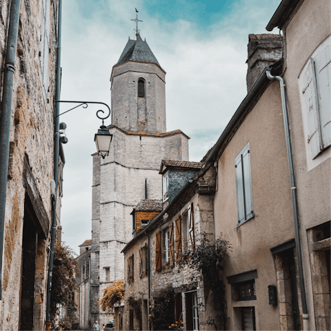 Explore the pretty towns of the Pyrénées