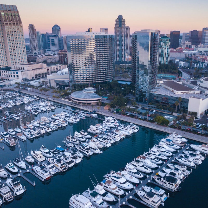 Explore the beautiful city of San Diego, only a twenty–minute drive away