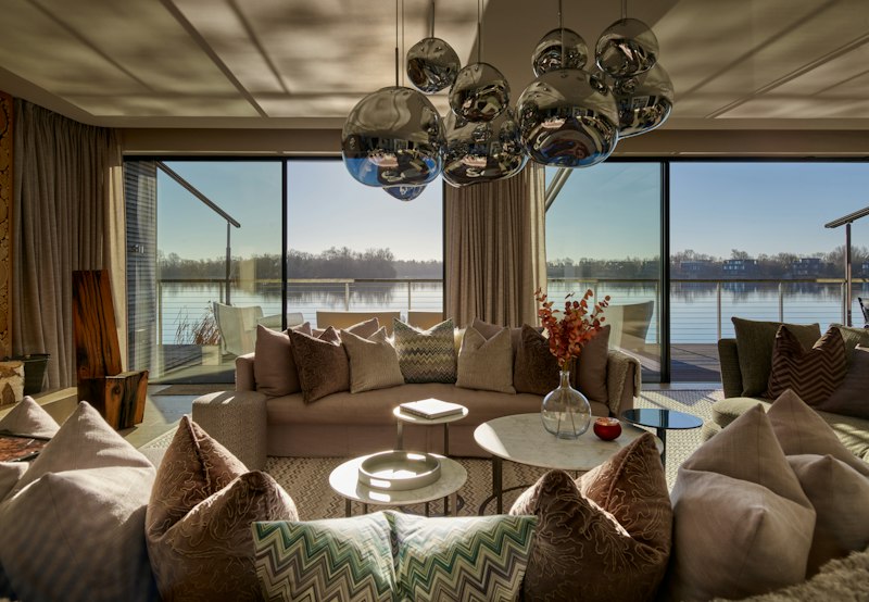 The Glass Lakehouse additional image