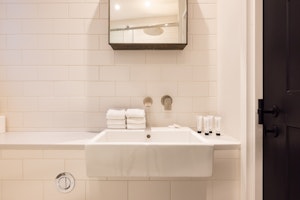 London Luxe image 9