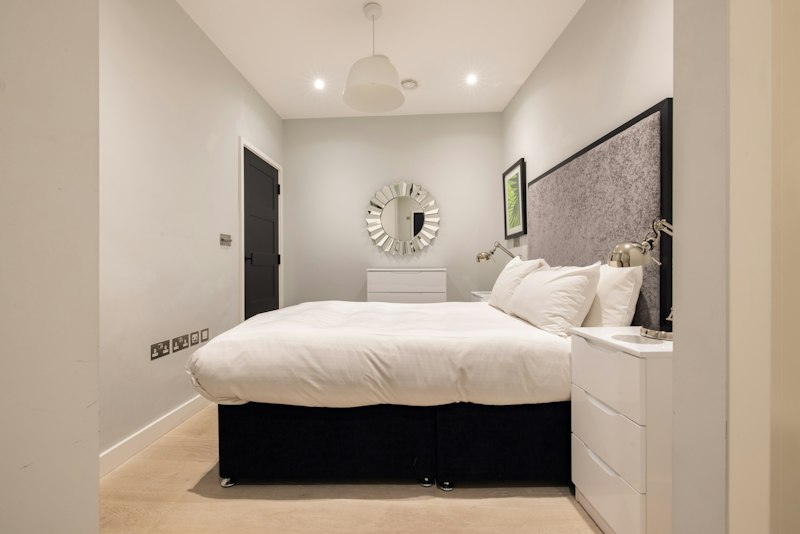 London Luxe additional image