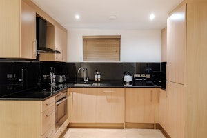 London Locale image 2