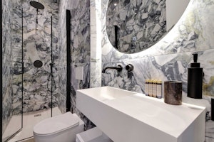Parisian Rest image 6