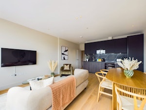 Canalside Haven image 13