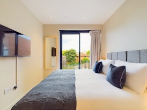 Canalside Haven image 12