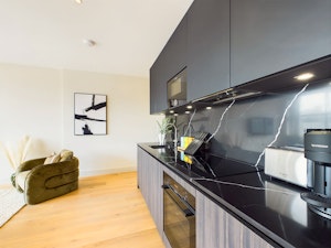 Canalside Haven image 10