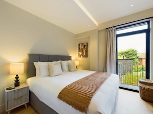 Canalside Haven image 3