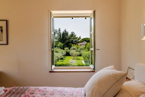 Provençal Shadows image 9
