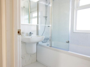 Hastings Hideaway image 8