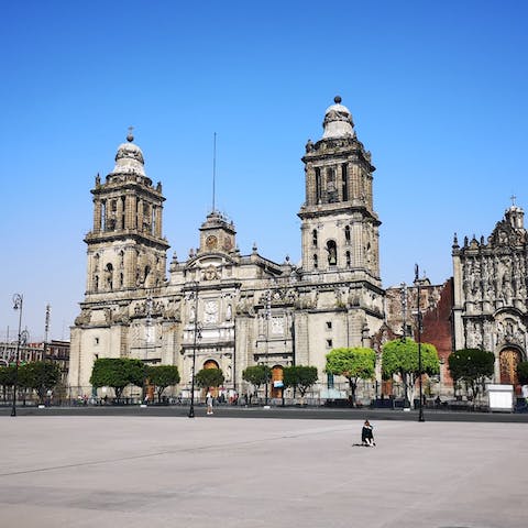 Explore Mexico City's historic centre and your Roma Norte neighbourhood