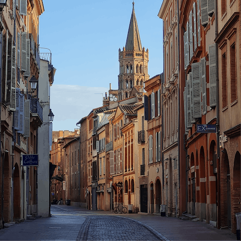 Explore the pink city of Toulouse, with its cobbled streets and beautiful buildings