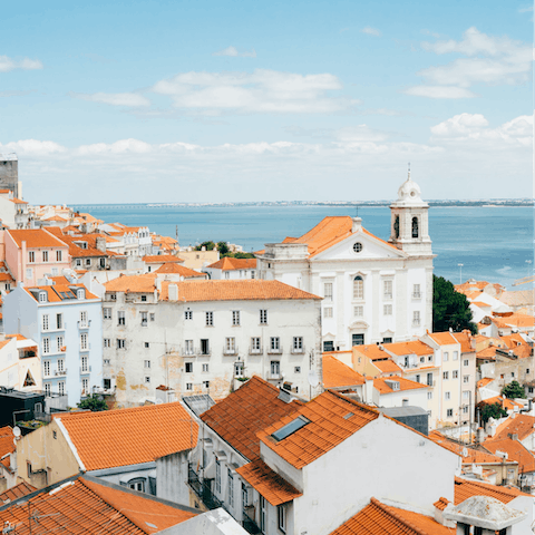 Explore Lisbon easily from your location in Saldanha