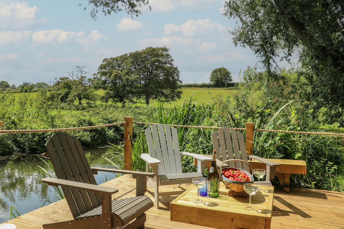 Days by the River, South East
