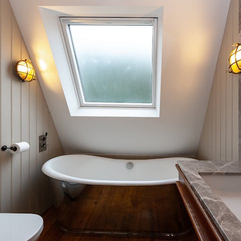 Take a long, relaxing soak in the main suite's bathtub