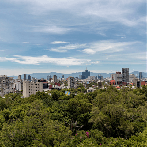 Explore Mexico City's centre and Roma Norte easily from this prime location
