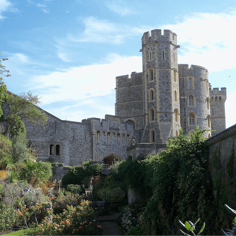 Have a stroll over to the stunning Windsor Castle and The Long Walk in fifteen minutes