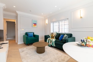 Luxe London image 4